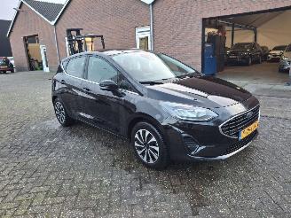 Voiture accidenté Ford Fiesta 1.0  hybrid   titanium  navi 2022/4