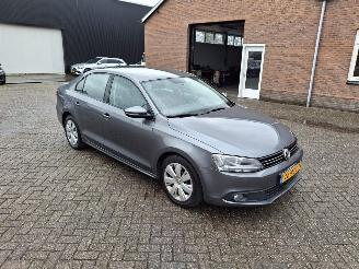 Schadeauto Volkswagen Jetta 1.2 tsi  77kw   navi  airco 2011/8
