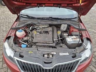 damaged passenger cars Skoda Rapid 1.2 tsi  joy  90pk pano navi clima 2017/3