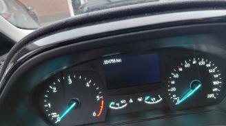 skadebil auto Ford Fiesta 1.5 dci  63kw  navi clima 2018/1