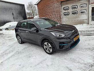 Auto incidentate Kia Niro dynamic line  64kwh         204pk   navi 2021/11