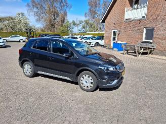krockskadad bil auto Suzuki S-Cross 1.0i  82kw  airco navi 2020/6