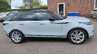 Damaged car Land Rover Range Rover Velar 2.0i  300pk  awd   navi 2018/12