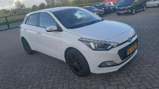 Hyundai I-20 1.2i 5drs airco   84pk picture 1