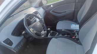 Hyundai I-20 1.2i 5drs airco   84pk picture 8