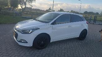 Avarii autoturisme Hyundai I-20 1.2i 5drs airco   84pk 2016/3