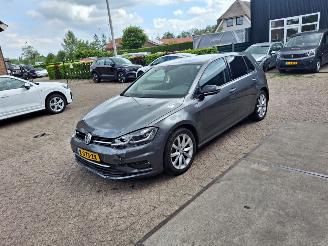 Schadeauto Volkswagen Golf 1.5 tsi 110kw automaat navi 2019/12