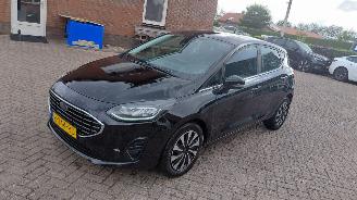 krockskadad bil auto Ford Fiesta 1.0 hybrid titanium  92kw  navi 2022/11