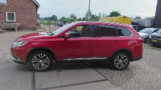 Avarii autoturisme Mitsubishi Outlander 2.0i  150pk automaat   clima navi 2017/1