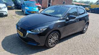 Avarii autoturisme Mazda 2 1.5i  90pk   airco navi 2020/2