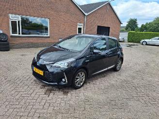 Coche accidentado Toyota Yaris 1.5 HYBRID    navi 2018/4
