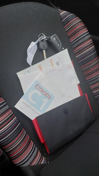 uszkodzony samochody osobowe Citroën C1 1.0 vti shine  clima navi lmv 2021/3