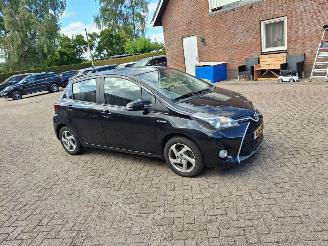 krockskadad bil auto Toyota Yaris 1.5 hybrid  clima navi 2016/12
