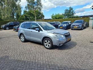 krockskadad bil auto Subaru Forester 2.0i  150pk automaat pano 2015/4