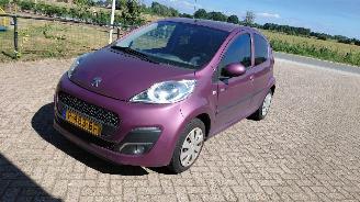 Schadeauto Peugeot 107 1.0i 5drs airco 2014/5