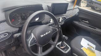 Dacia Jogger 1.0 tce  110pk navi 7 zitter picture 9