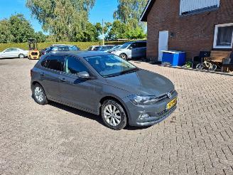 damaged passenger cars Volkswagen Polo 1.0 tsi higline   navi clima  70kw 2018/7