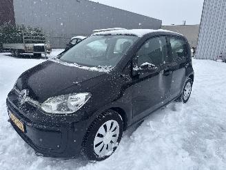 Vaurioauto  passenger cars Volkswagen Up! 1.0 BLEUMOTION LICHTE SCHADE! 151000 KM BOUWJAAR 2019 5500 EURO 2019/5