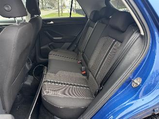 Volkswagen T-Roc 1.0 TSI 116 PK PORTIEREN SCHADE BOUWJAAR 2018 RIJDBAAR! 9500 EUR picture 9