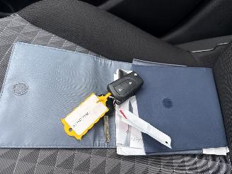 Peugeot 108 1.0e VTI ALLURE LICHTE SCHADE BOUWJAAR 2022  6999 EURO VAST picture 15