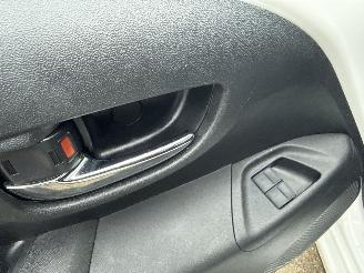 Peugeot 108 1.0e VTI ALLURE LICHTE SCHADE BOUWJAAR 2022  6999 EURO VAST picture 9