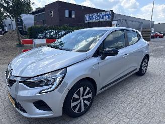 Voiture accidenté Renault Clio 1.0 90 EQUILIBRE BOUWJAAR 2023  67945 KM VASTE PRIJS 8150 EURO 2023/4