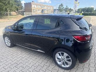 Renault Clio 1.2 COLLECTION 66297 KM LICHTE SCHADE BOUWJAAR 2016 5600 EURO picture 2