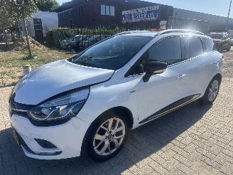 Damaged car Renault Clio 0.9 LIMITED RIJDBARE SCHADE! 116187 KM NAP BOUWJAAR 2020 5100 2020/2