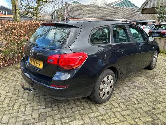 Schadeauto Opel Astra SPORTS TOURER 1.4 NAVI AIRCO 2012/1