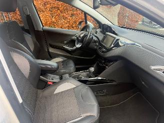 Peugeot 2008 1.2 puretech Allure AUT! navi pano camera picture 14