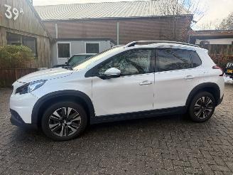 Peugeot 2008 1.2 puretech Allure AUT! navi pano camera picture 3