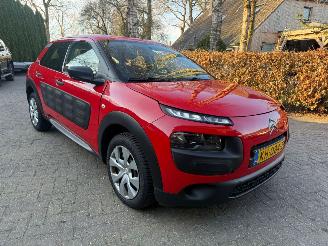 Vaurioauto  passenger cars Citroën C4 cactus 1.2 AIRCO NAVI CRUISE NAP 2016/9