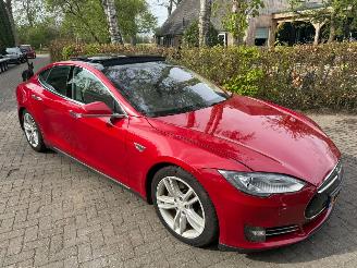 Vaurioauto  passenger cars Tesla Model S 85BASE PANO LEER 2013/12