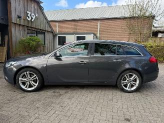 Voiture accidenté Opel Insignia SPORTS TOURER 1.6 TURBO KM NAP 1E EIGENAAR 180PK 2013/2