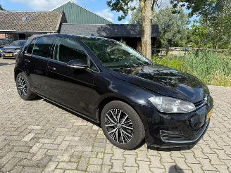 Voiture accidenté Volkswagen Golf 1.6 TDI AUT ALLSTAR NAVI NETTE AUTO 2016/11
