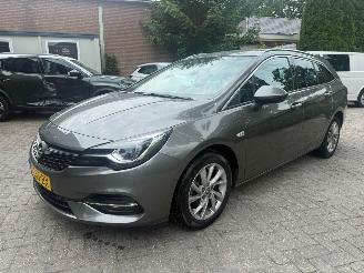 Unfallwagen Opel Astra SPORTS ELEGANCE 1.2 LUXE UITVOERING LEDER NAVI KEYLES STOELVERWARMING 2020/11
