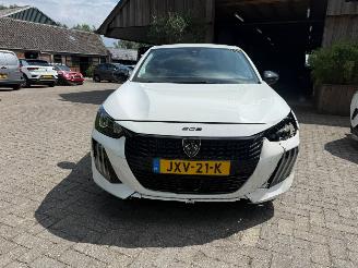 Peugeot 208 1.2 HYBRID 110 E STYLE picture 13