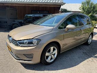 Schadeauto Volkswagen Golf Sportsvan 2.0 TDI AUTOMAAT HIGHLINE NAVI CAMERA 2015/2