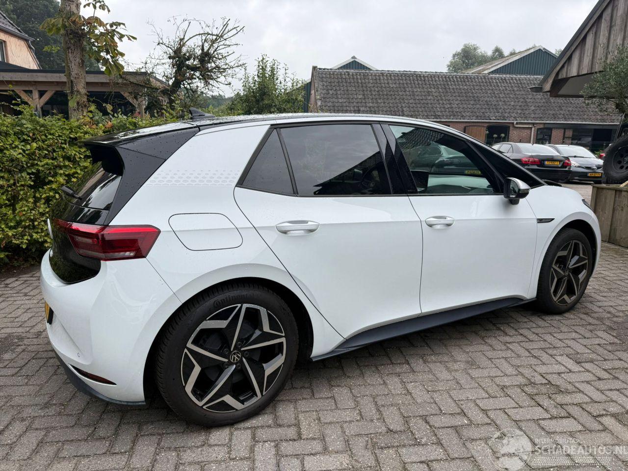 Volkswagen ID.3 FIRST PLUS 58KWH NL AUTO