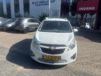 Damaged car Chevrolet Spark 1.0 16V LT+ BI-FUEL 2013/1