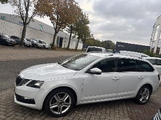 Skoda Octavia 1.6 TDI GREENTECH CL picture 3
