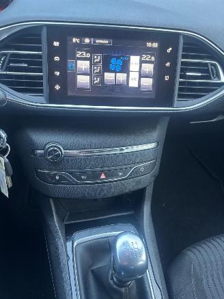 Peugeot 308 1.6 THP ACTIVE picture 12