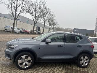 Volvo XC40 15 T3 MOMENTUM picture 3
