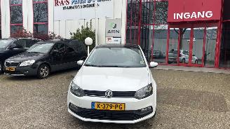 Coche accidentado Volkswagen Polo WIT PARELMOER, GEEN SCHADE, ZEER NETTE AUTO. 2016/5
