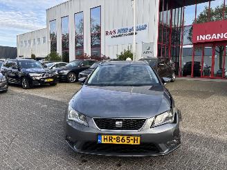 Coche accidentado Seat Leon ST1.6 TDI STYLE CONNEC 2016/1