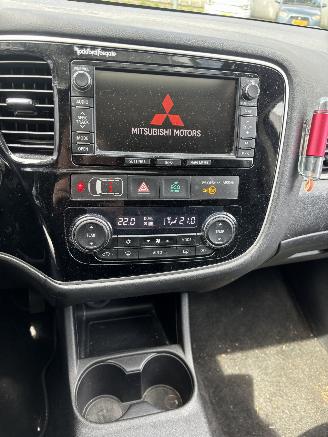 Mitsubishi Outlander 2.0 PHEV INSTYLE picture 15
