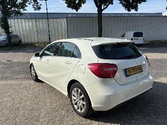 Mercedes A-klasse A180 1.6 90 KW super nette auto picture 4