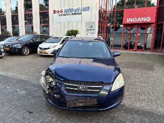 Unfallwagen Kia Cee d 1.6 SPORTY WAGON 2009/3