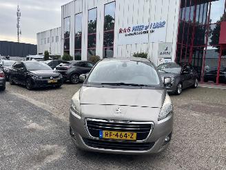 Voiture accidenté Peugeot 5008 1.2 PURET. STYLE 5P. 2016/1
