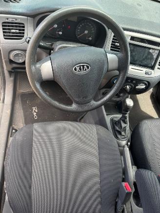 Kia Rio  picture 24